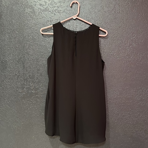 White House Black Market Eyelet Embroidered Career Tank Top Small - Picture 2 of 4